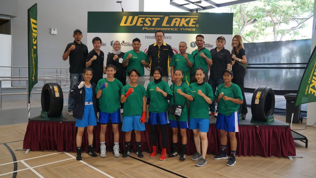 PT. Lam Seng Hang Resin & Rubber Indonesia became the sponsor of the National Amateur Boxing Association Padang Panjang Team